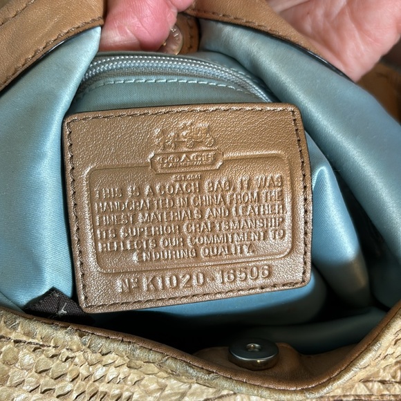 Limited edition coach purse.   Well used - Picture 5 of 8